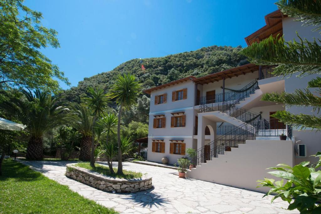 Ilios Studios Lefkada City Bagian luar foto