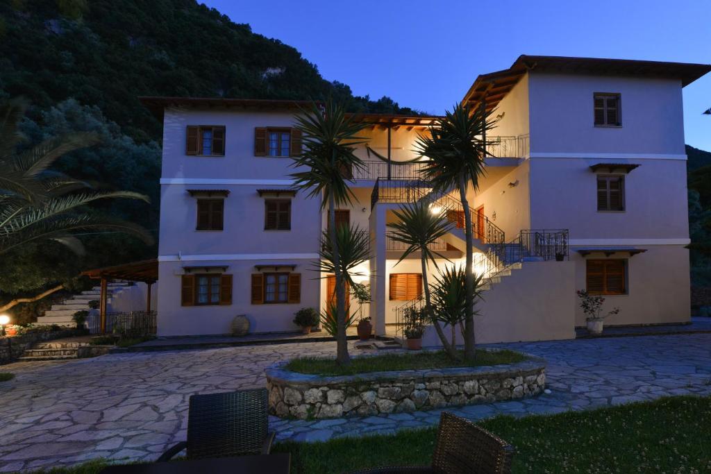 Ilios Studios Lefkada City Bagian luar foto